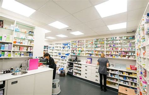 Pharmacy Counter Design & Display | Dispensary and Over The Counter ...