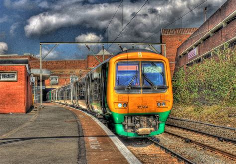 Class 323 Train_Walsall Station_Walsall_Apr12 | Waiting to d… | Flickr