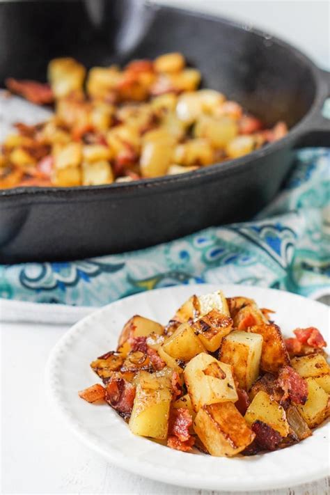 German Fried Potatoes with Bacon - an easy side dish for Oktoberfest! #Oktoberfest # ...