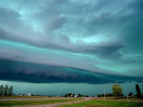 great colors | Clouds, Storm pictures, Weather wallpaper