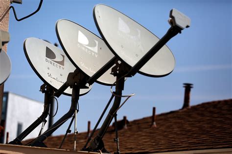 AT&T's DirecTV to become standalone video business | Reuters