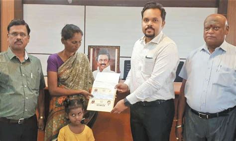 Chengalpattu district collector provided relief to the family of the boy who died in reform ...