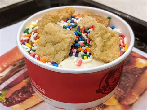 Review: Wendy's - Birthday Cake Frosty Cookie Sundae