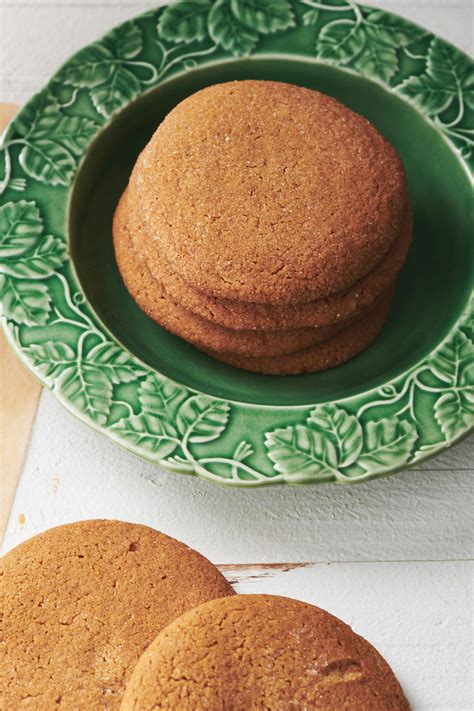 Easy Gingersnaps Recipe [Holiday Cookie] — The Mom 100