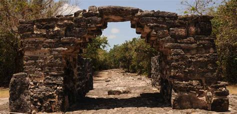 Mayan Ruins of San Gervasio - Travel Around the Galaxy