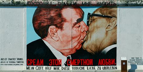 An Iconic Moment: The Socialist Fraternal Kiss | Chronicle of the Wall