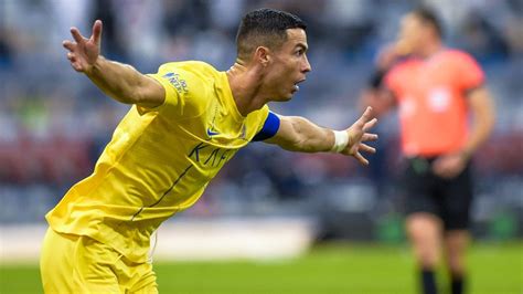 Cristiano Ronaldo se fait tacler en Ligue 1 - Le10sport.com