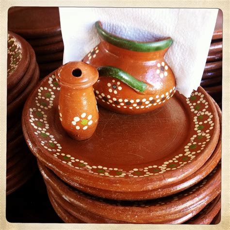 Mexican pottery dishes my aunt has as uses all the time! | Mexican pottery, Native american ...