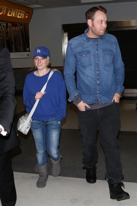 Melissa Rauch and Winston Beigel at LAX - Zimbio