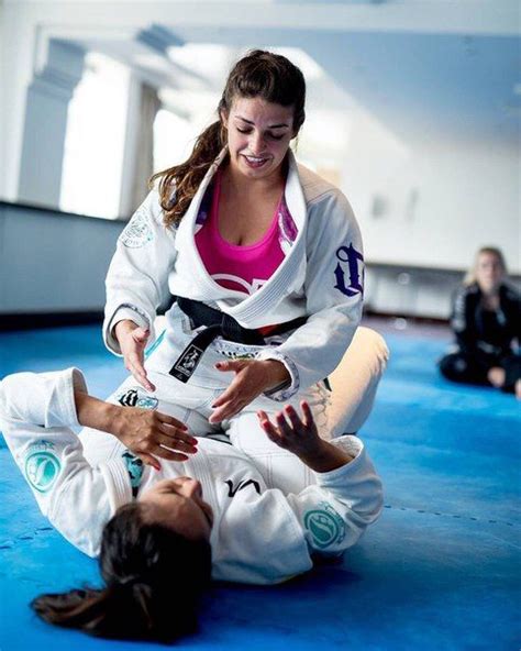 Beautiful Brazilian jiu jitsu women | Jiu jitsu women, Martial arts ...