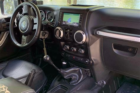 2014 JEEP WRANGLER UNLIMITED CUSTOM SUV - Interior - 235144