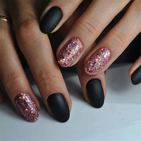 Winter Nails 2024 Short - Bert Vivyan