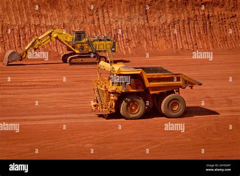 Iron Ore Mine, Pilbara, Western Australia Stock Photo - Alamy