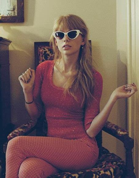 Taylor Swift in Tom Ford sunglasses – Celebrity Sunglasses Watcher