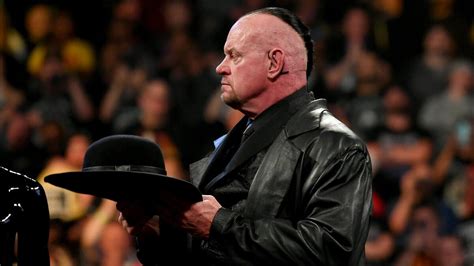 The Undertaker ends Hall of Fame speech with a powerful final message ...