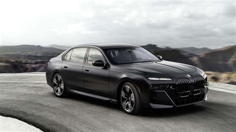 Preview: 2023 BMW 7-Series arrives with bold looks, i7 electric option