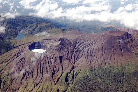 Rincón de la Vieja Volcano erupts again