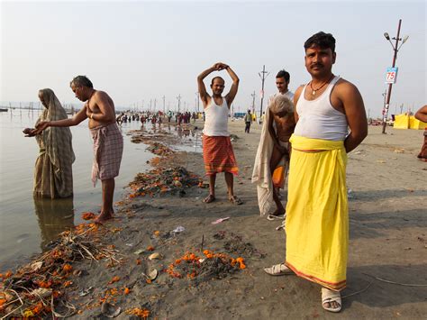 Hello Talalay: Everyday Bathing At The Kumbh Mela