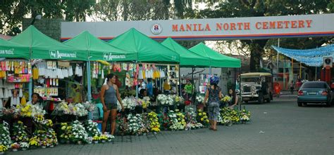 Naquem.: Tourist-ing at the Manila North Cemetery before Undas