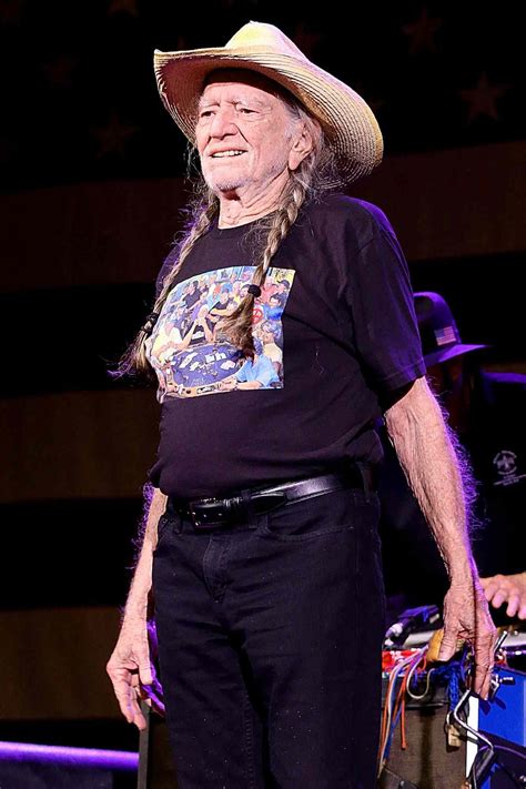 Willie Nelson receives prestigious Library of Congress award | EW.com