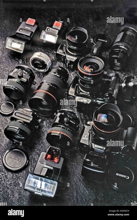 35mm film camera hi-res stock photography and images - Alamy