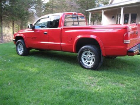 Buy used 2001 DODGE DAKOTA SPORT CLUB CAB 4X4-LOW MILES! in Blairstown ...