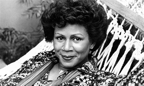 10 Best Minnie Riperton Songs of All Time - Singersroom.com