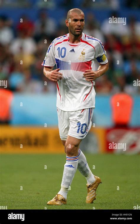 ZINEDINE ZIDANE FRANCE & REAL MADRID WORLD CUP ALLIANZ ARENA MUNICH ...