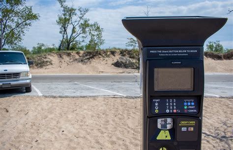 Free beach parking passes heading to Muskegon Heights residents as ‘neighborly’ gesture - mlive.com