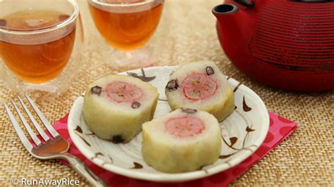 Sticky Rice and Banana Cakes (Banh Tet Chuoi) - Pressure Cooker Recipe