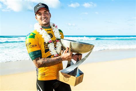 Gabriel Medina Claims Second World Title, Wins Billabong Pipe Masters | Surf News Network