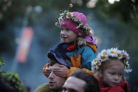 Seven beautiful traditions of celebrating Midsummer. Find out with your child! – Baltics News