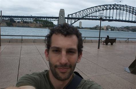 Self-portrait in front of the Sydney Harbour Bridge | Flickr