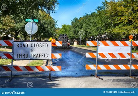 Road Closed To Thru Traffic Sign. Stock Photo - Image of sign, repair: 130129402