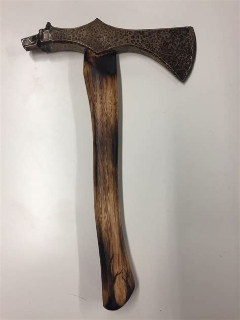 Bronze axe with wolf head poll - Axes, Hatchets, Hawks, Choppers, etc ...