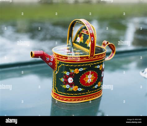 Decorated watering can, traditional river narrowboat barge art Stock ...