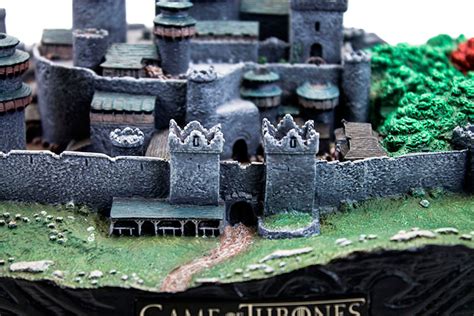 Game of Thrones Winterfell Desktop Statue - GeekAlerts