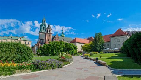 Magical Cracow, an Old Medieval Polish City :: Fshoq! Travel Blog