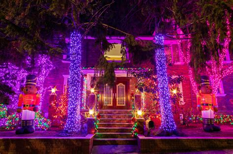 See this year's completely outrageous Dyker Heights Christmas lights | 6sqft