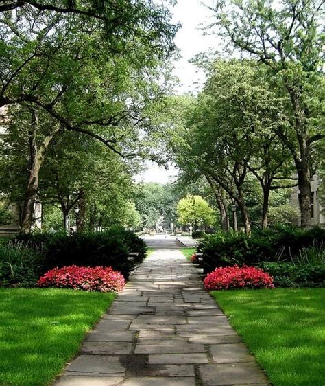 5 Colleges with Beautiful Gardens - College Raptor