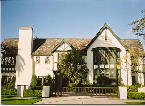 Will the new mayor decide to live in the Getty House? : Larchmont Chronicle