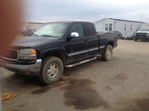 Purchase used 2002 GMC Sierra 1500 HD SLT Crew Cab Pickup 4-Door 6.0L in Killdeer, North Dakota ...