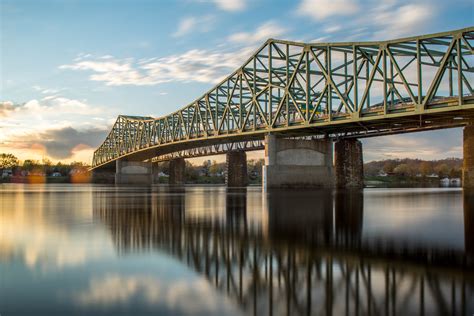 Parkersburg-Belpre Bridge Parkersburg,WV [OC] [7114x4748] : r/bridgeporn