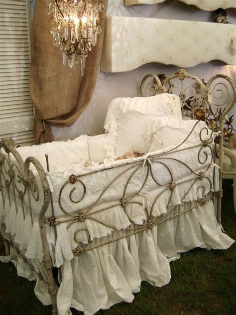 Beautiful antique looking crib! Would love for a girl baby in a light pink room | Baby bed ...