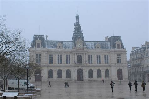 Hôtel de ville - Poitiers, France - Wikipedia Entries on Waymarking.com