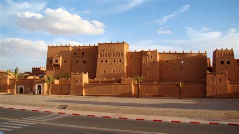 Taourirt : La Kasbah d'El Aïoun Sidi Mellouk inscrite au patrimoine ...