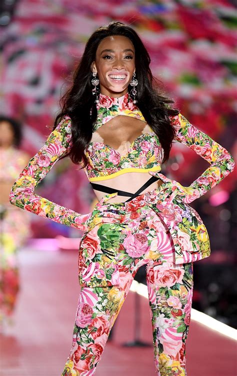 Victoria's Secret Fashion Show 2018: See Every Look | Glamour