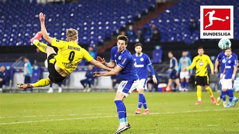 Erling Haaland is crazy! Incredible Volley Goal in Schalke vs. Dortmund - YouTube