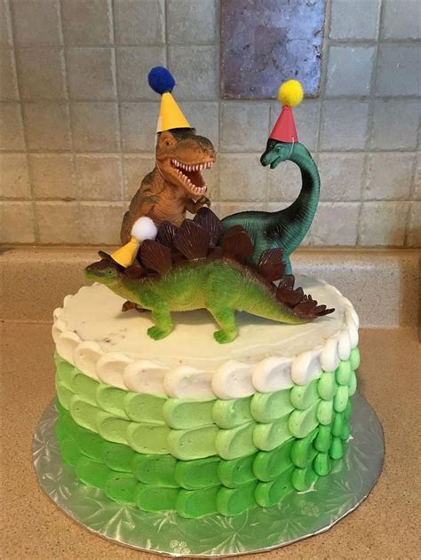 Dinosaur cake #boysbirthdaycakes | Festa dinossauro, Decoração ...