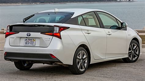 Toyota Prius 2020 Price in Pakistan, Review, Full Specs & Images